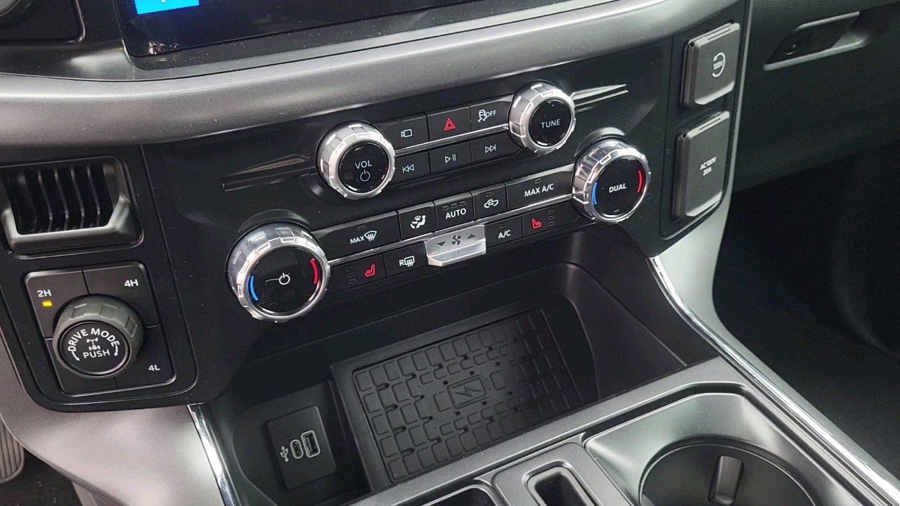 2025 Ford F-150 XLT photo 16