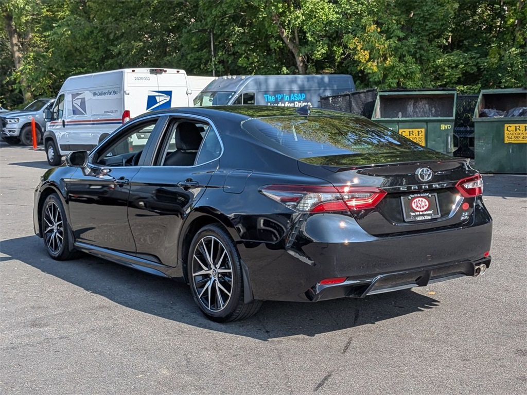 2023 Toyota Camry SE photo 6