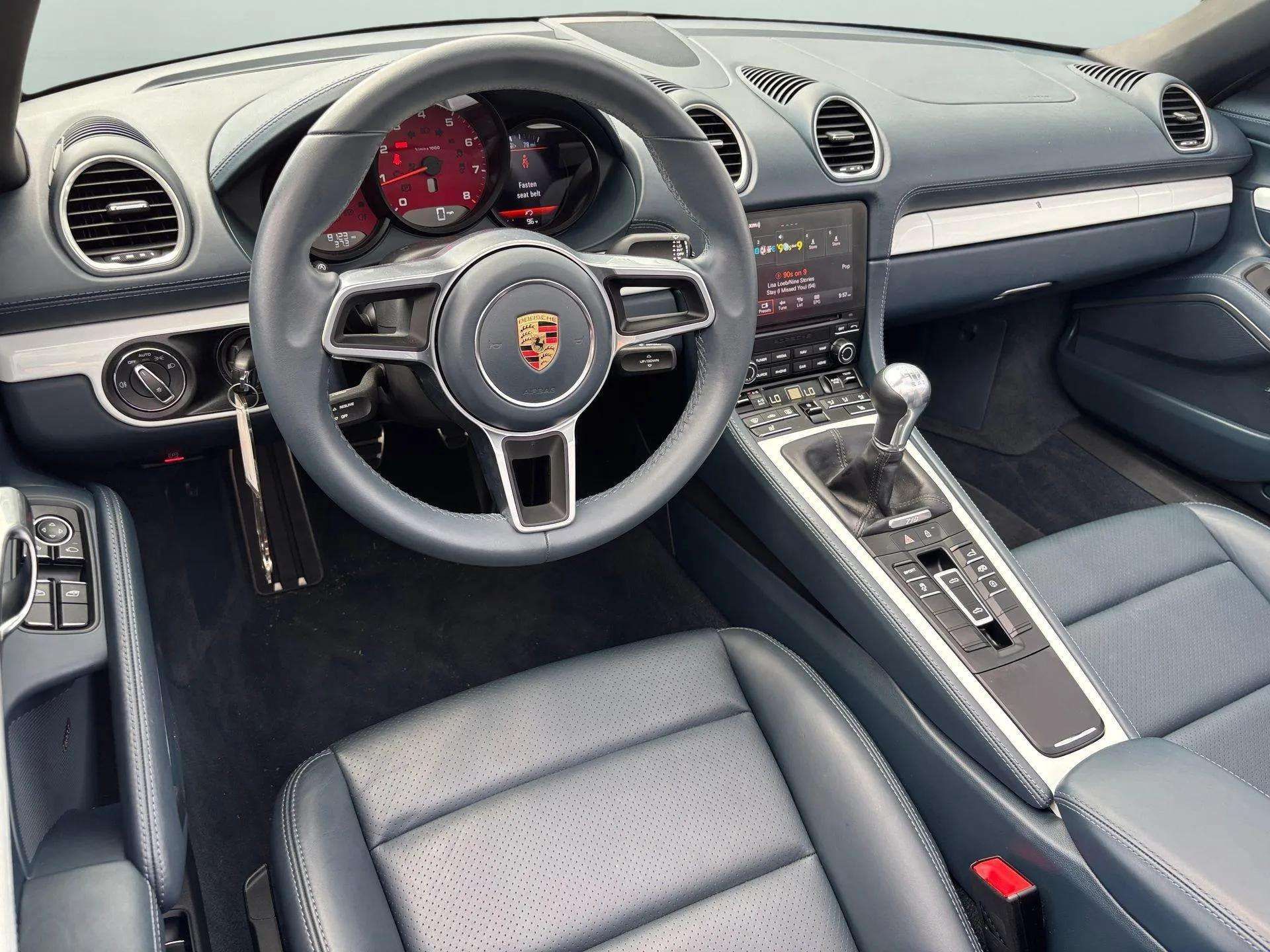 2024 Porsche Boxster S photo 4