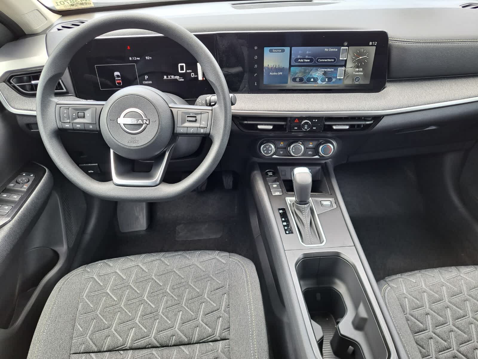 2025 Nissan Kicks SV photo 18