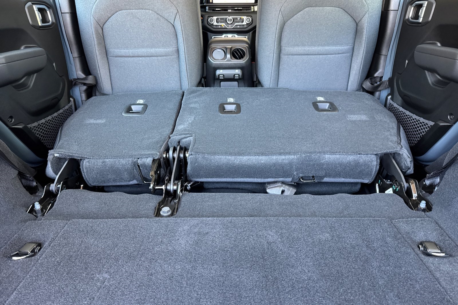 2025 Jeep Wrangler Sport photo 14