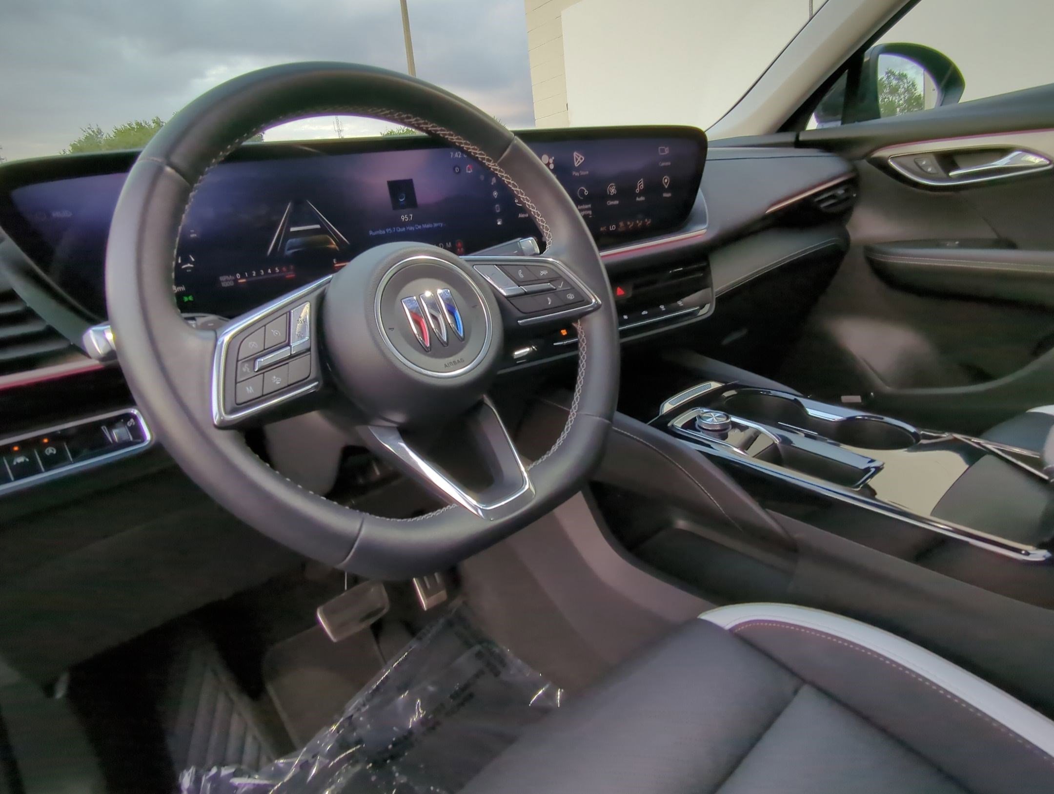 2024 Buick Envision Sport Touring photo 4