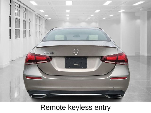 2021 Mercedes Benz A 220 photo 4