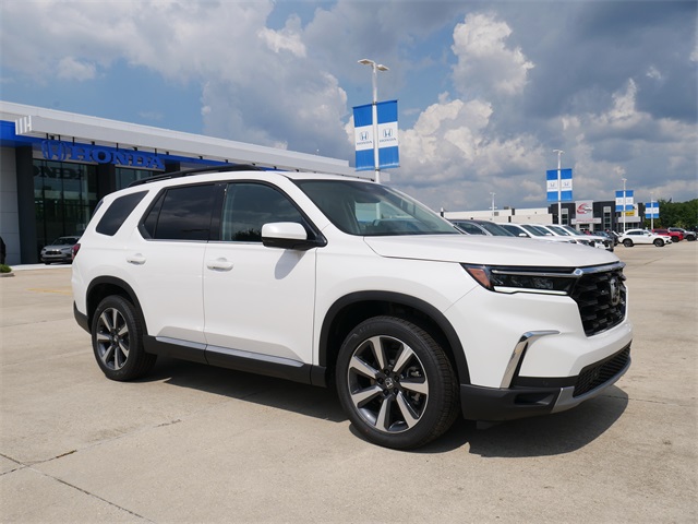 2025 Honda Pilot Touring photo 2
