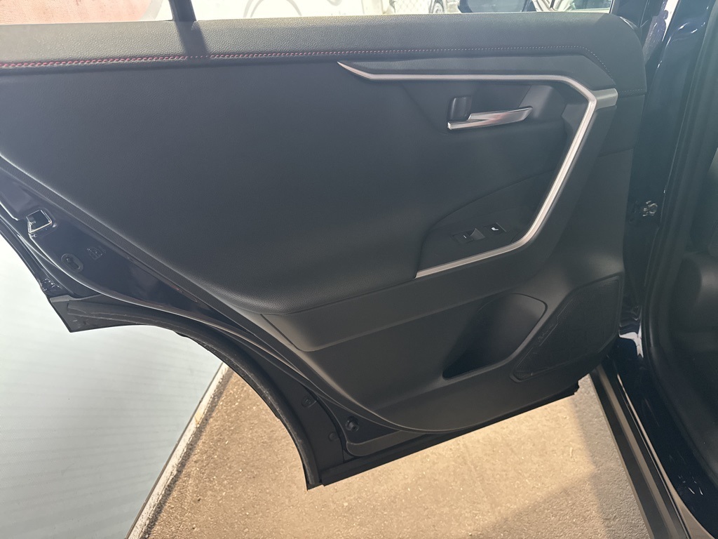 2025 Toyota RAV4 Hybrid XSE photo 24
