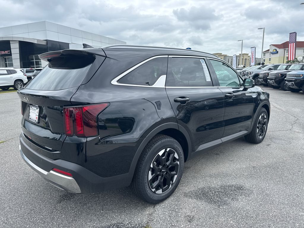 2025 Kia Sorento S photo 3