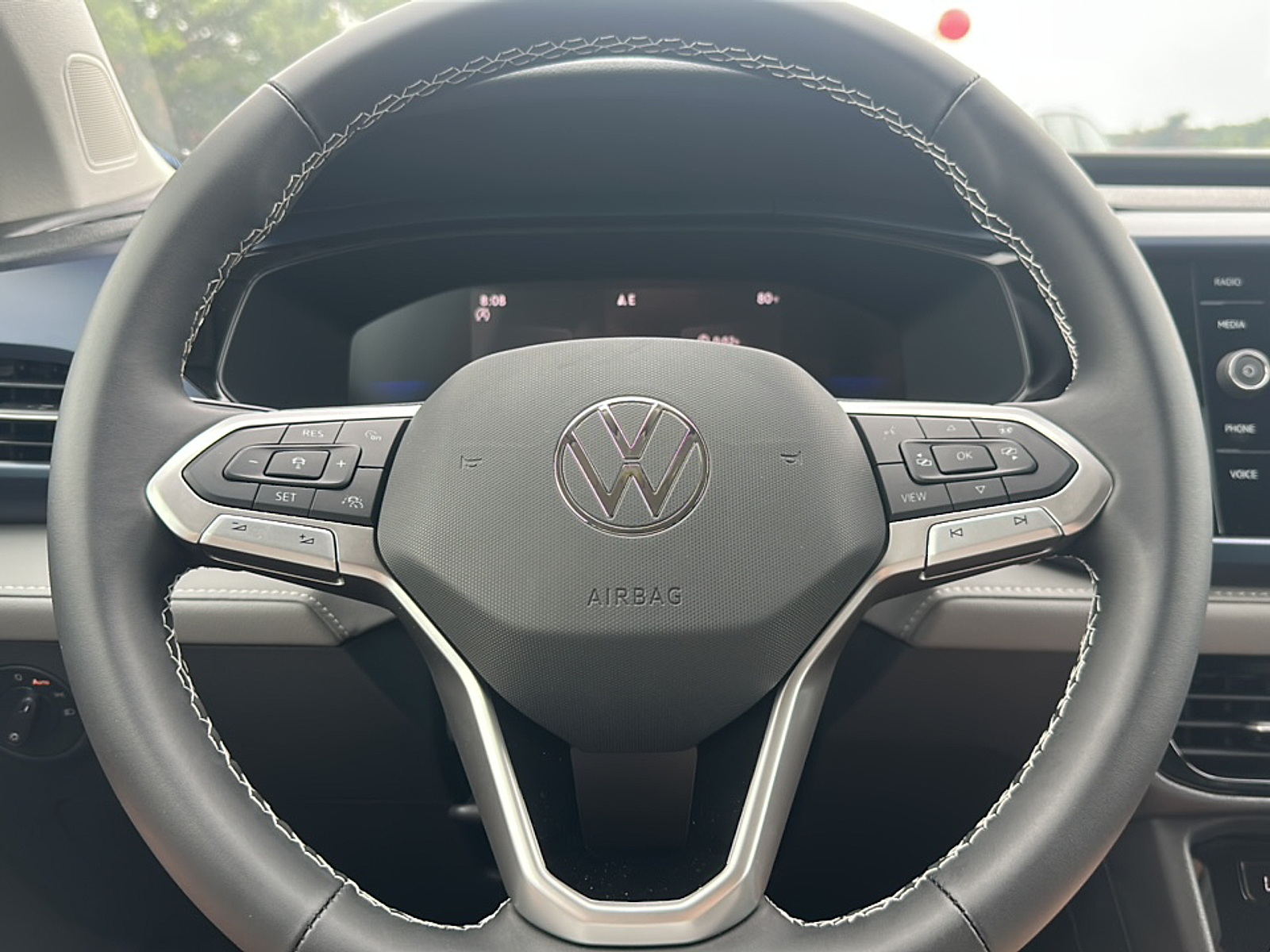 New 2024 Deep Black Pearl Effect Volkswagen SE image 17