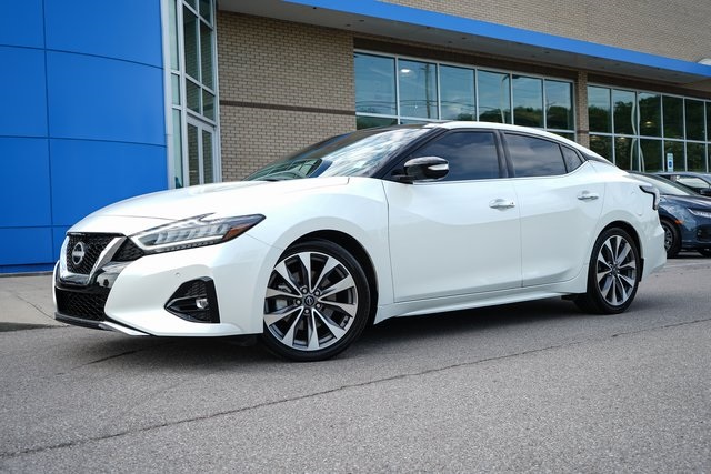 2023 Nissan Maxima Platinum photo 2