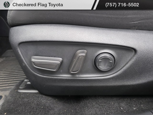 2024 Toyota RAV4 Hybrid XLE photo 14