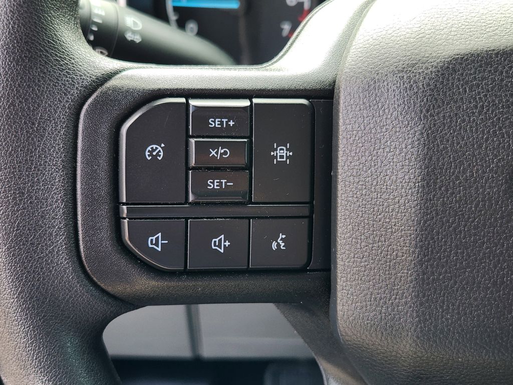 2022 Ford F-150 XL photo 11