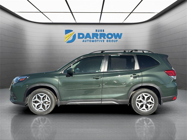 2022 Subaru Forester Premium photo 2