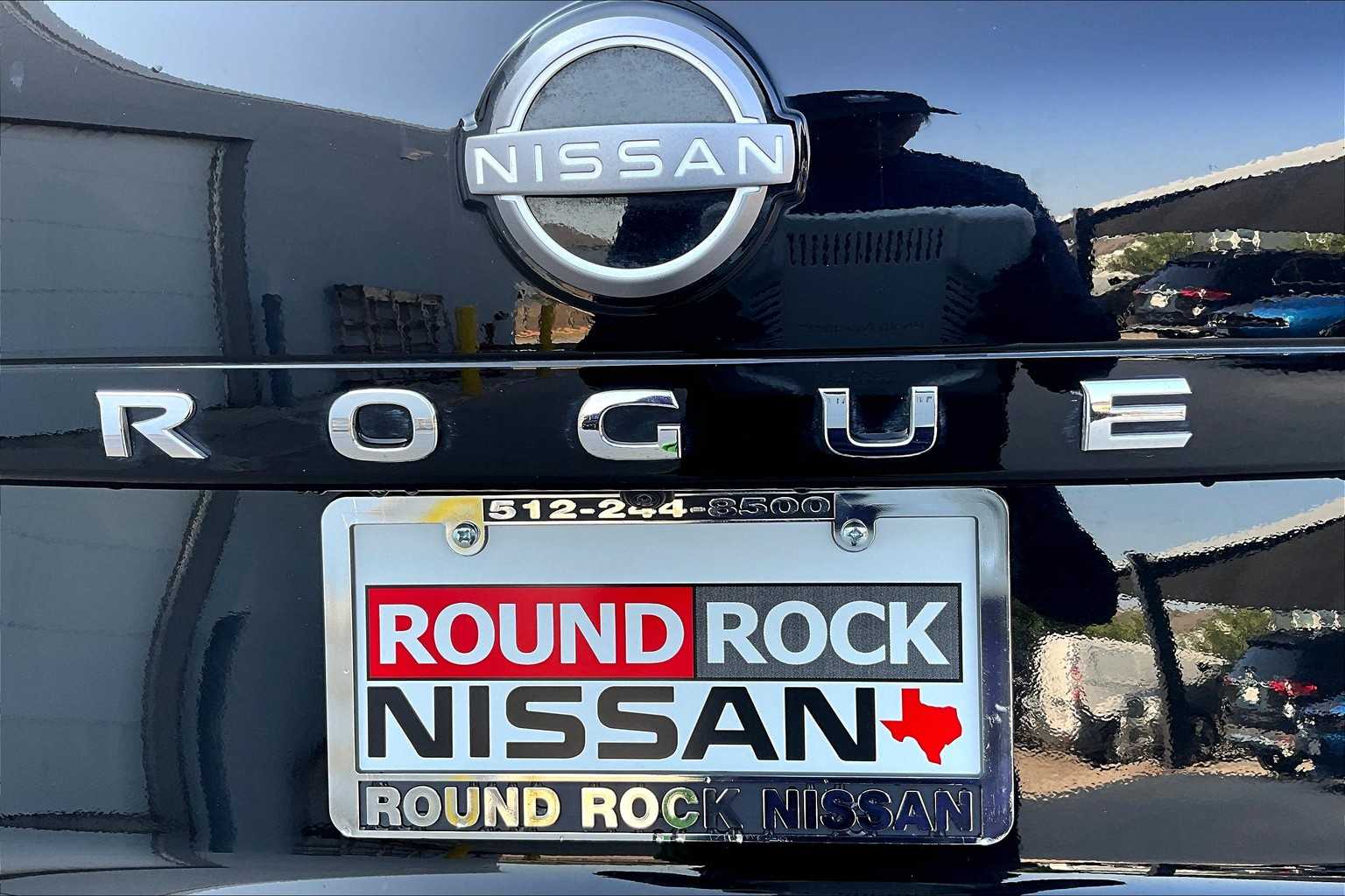 2023 Nissan Rogue SV photo 9