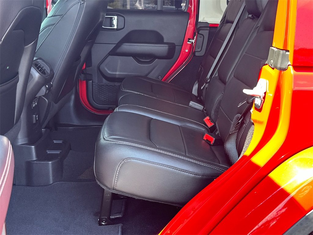 2018 Jeep Wrangler Unlimited Sahara photo 16