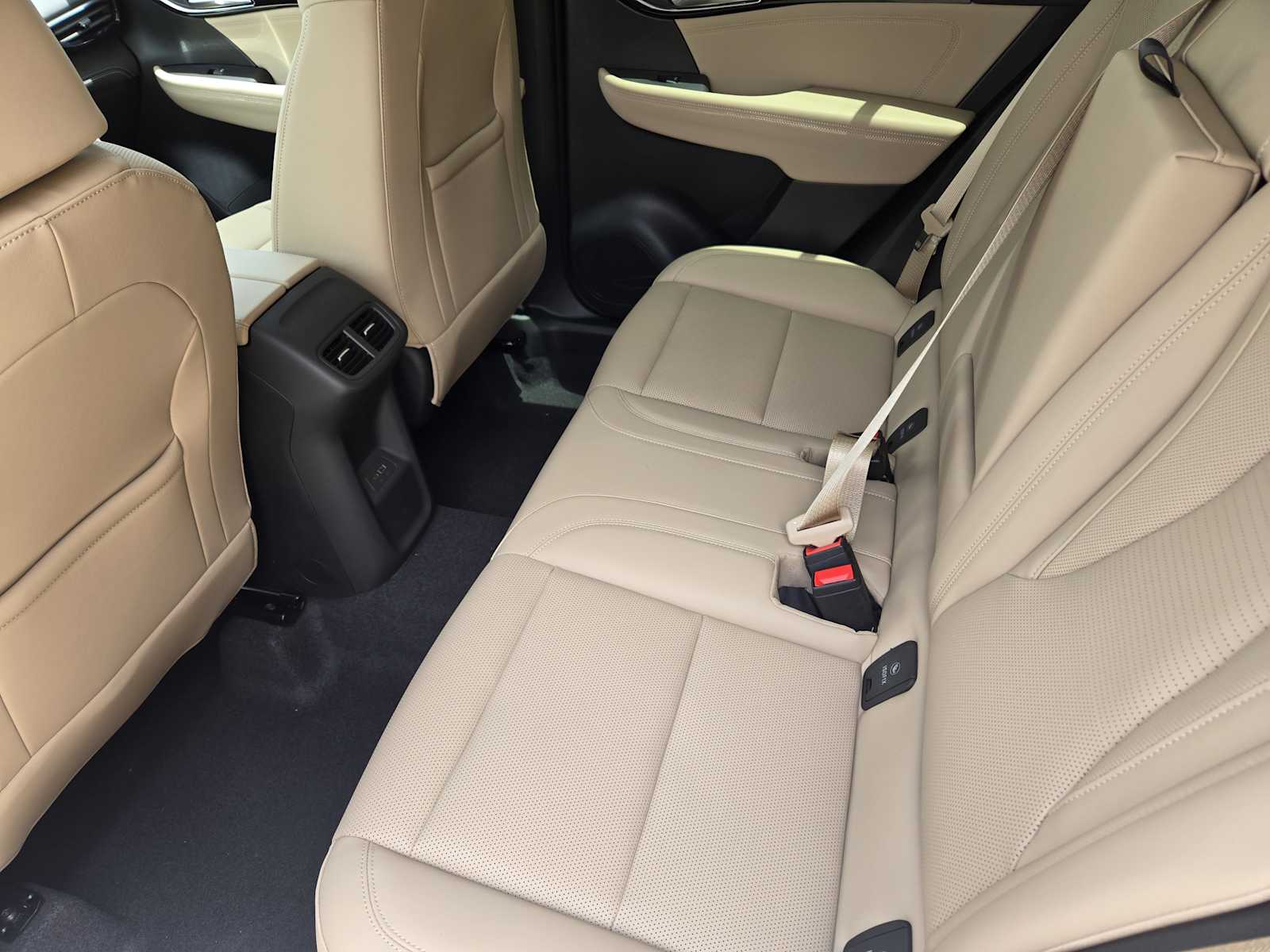 2025 Buick Envision Preferred photo 18