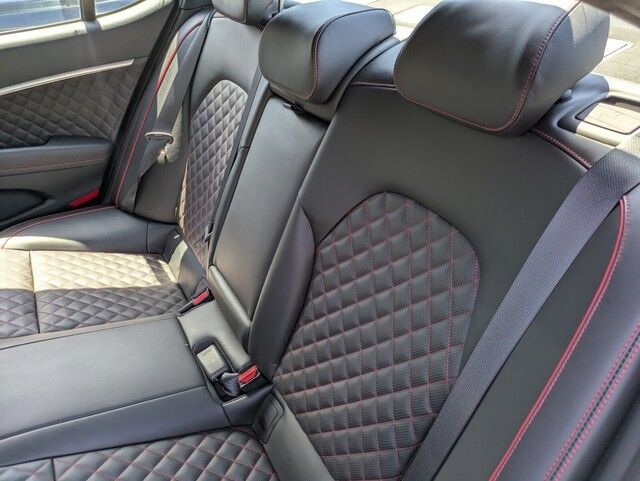 2021 Genesis G70 3.3T photo 14