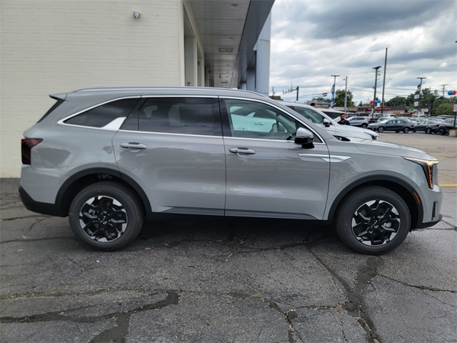 2026 Kia Sorento S photo 2
