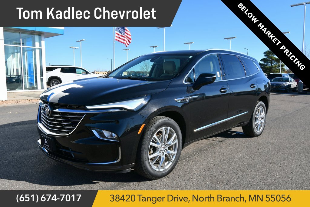 2023 Buick Enclave Essence's photo