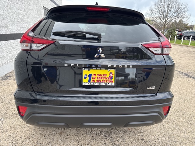 2025 Mitsubishi Eclipse Cross LE photo 4