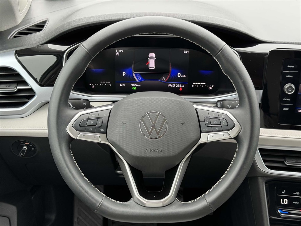 2025 Volkswagen Taos SE photo 14