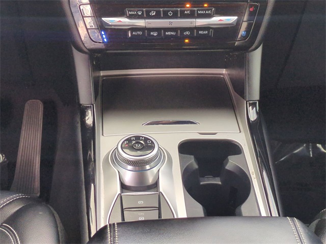 2022 Ford Explorer ST photo 9