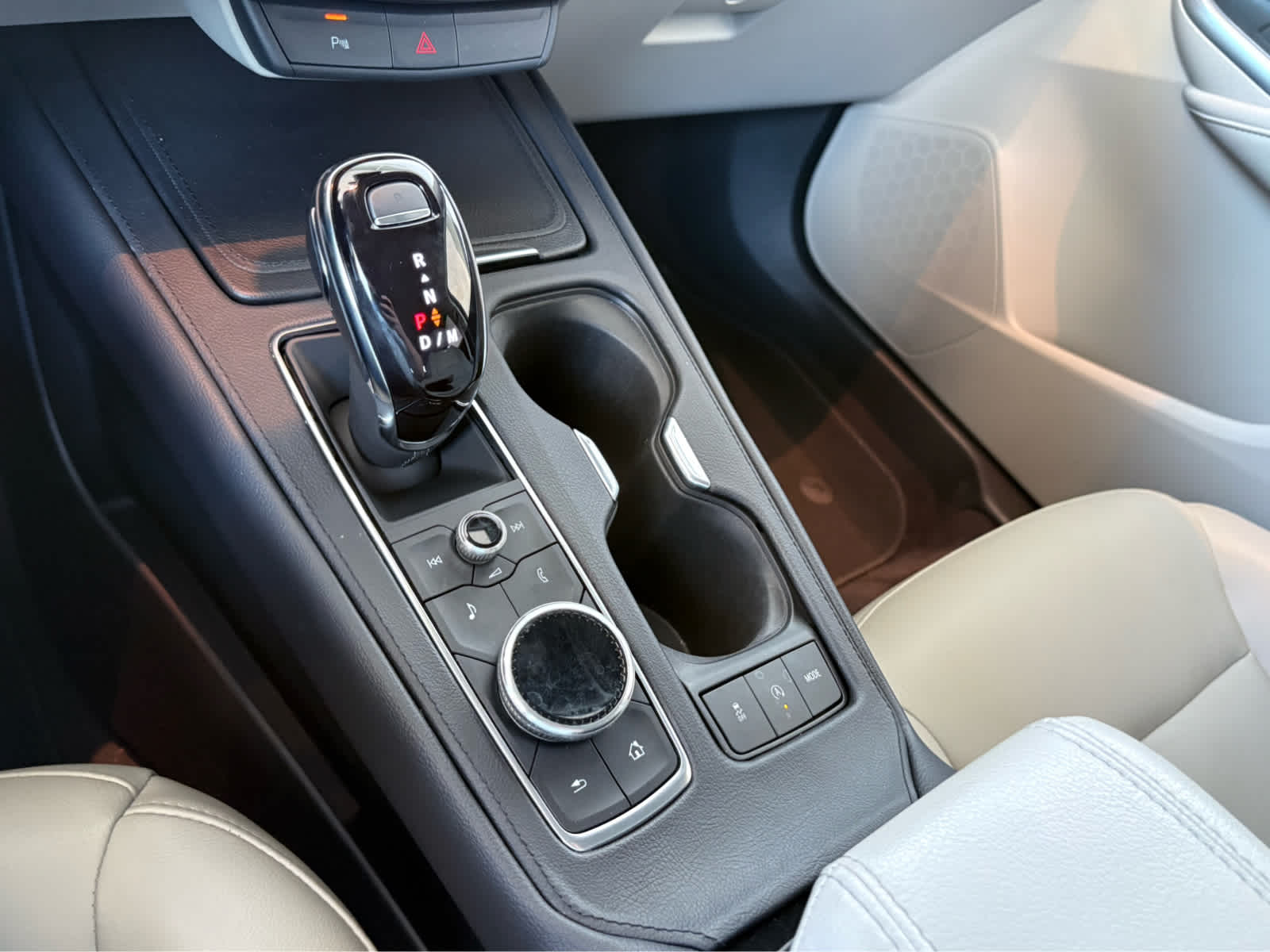2020 Cadillac XT4 Luxury photo 14