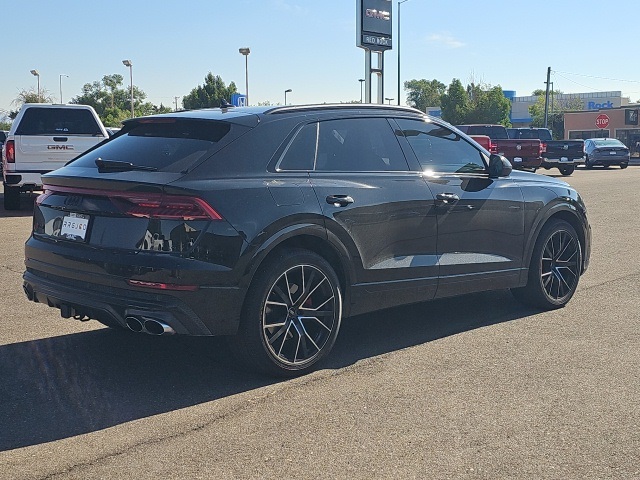 2023 Audi SQ8 Prestige photo 3