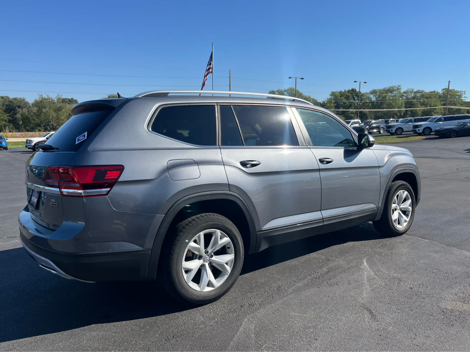 2018 Volkswagen Atlas V6 SE Technology photo 2
