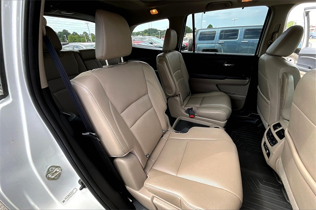 2016 Honda Pilot Elite photo 28