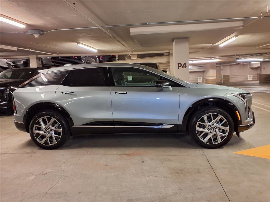 2026 Cadillac Optiq Luxury photo 4