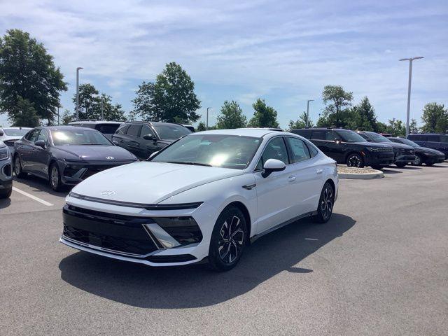 2025 Hyundai Sonata SEL's photo