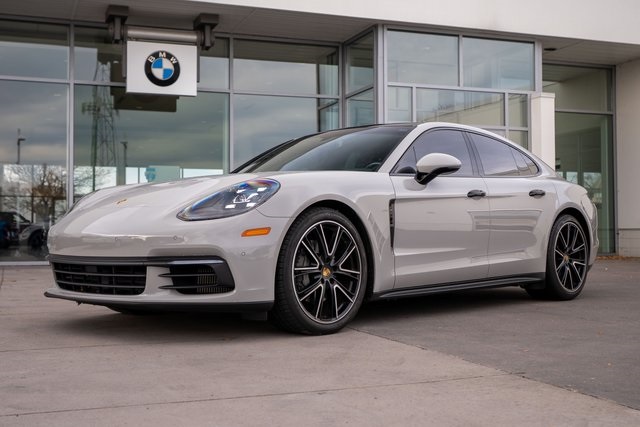 2018 Porsche Panamera 4S's photo