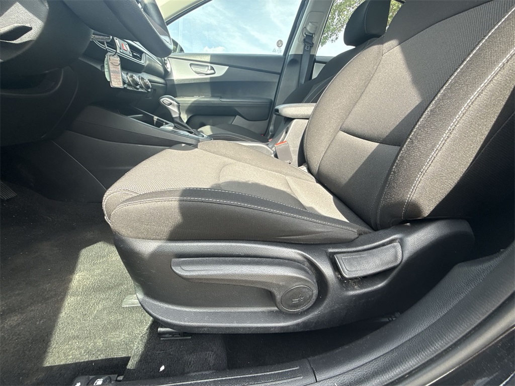 2023 Kia Forte LXS photo 14