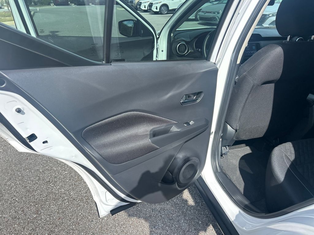 2023 Nissan Kicks SV photo 17