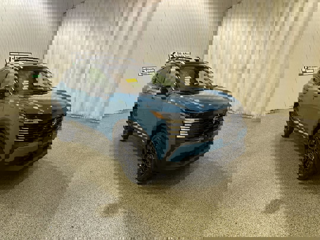 2026 Nissan Kicks SR photo 2