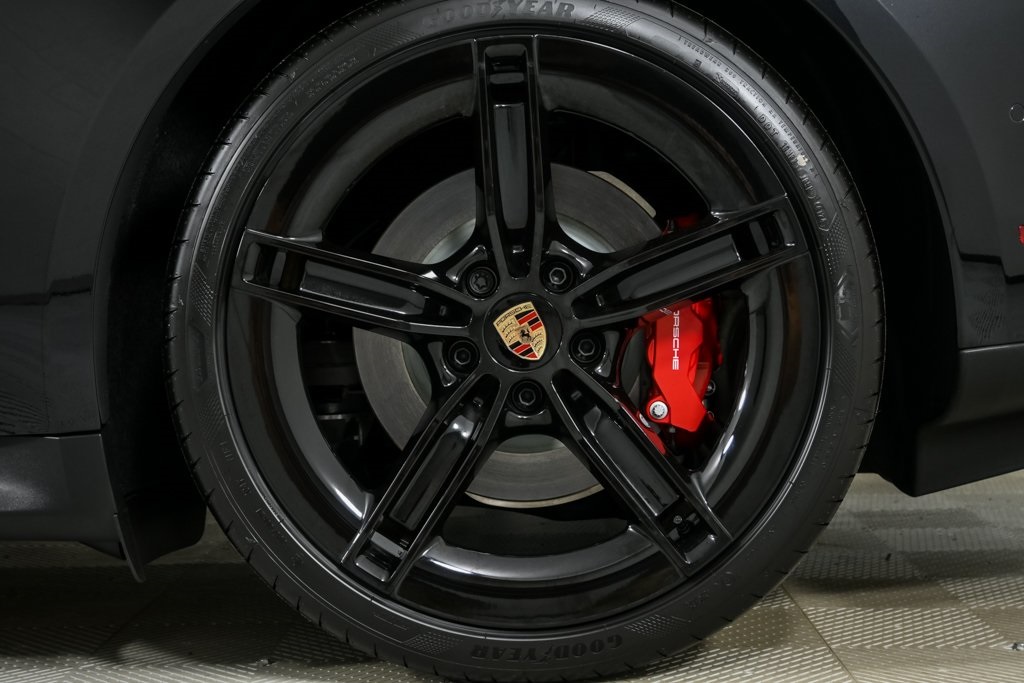 2025 Porsche Taycan GTS photo 37