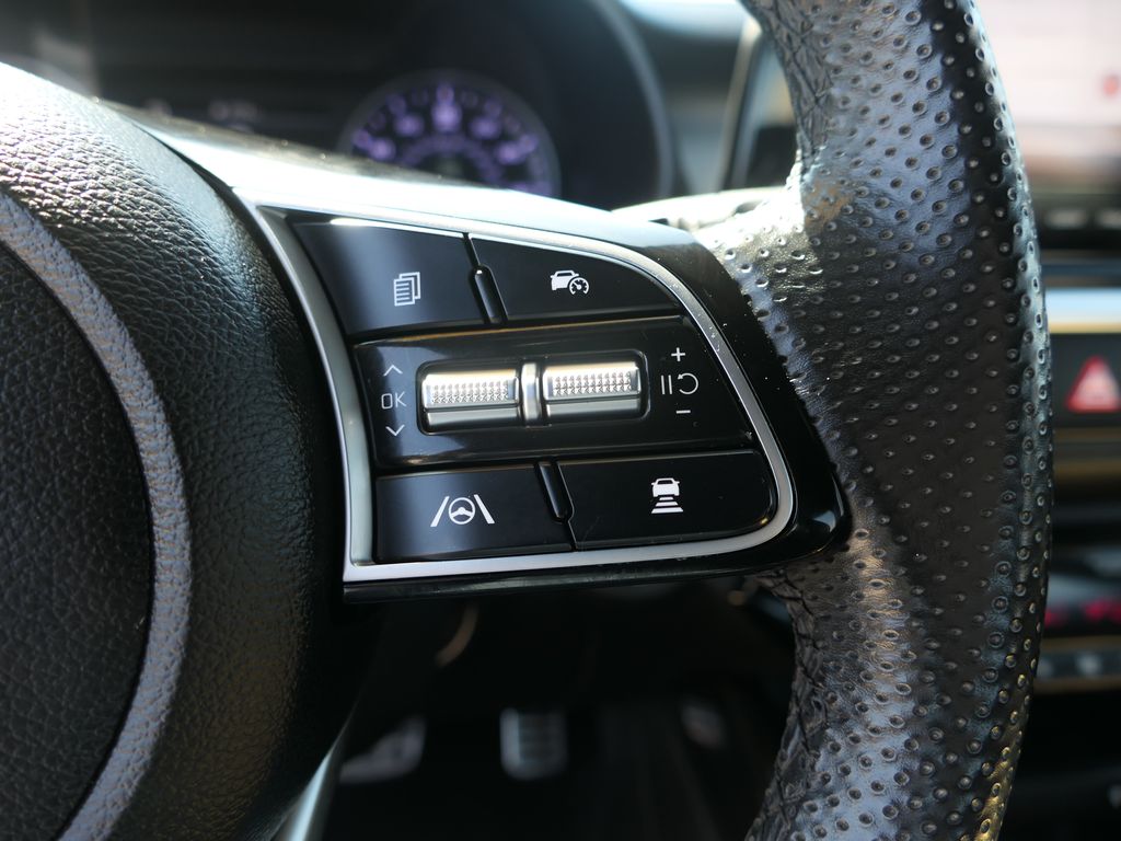 2023 Kia Forte GT-Line photo 12
