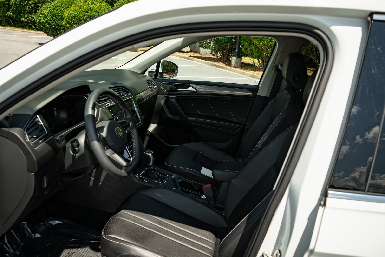 2022 Volkswagen Tiguan SE photo 11