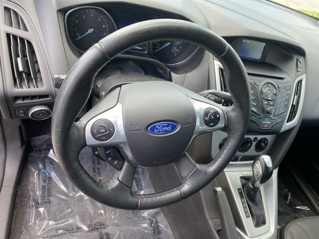 2014 Ford Focus SE photo 12