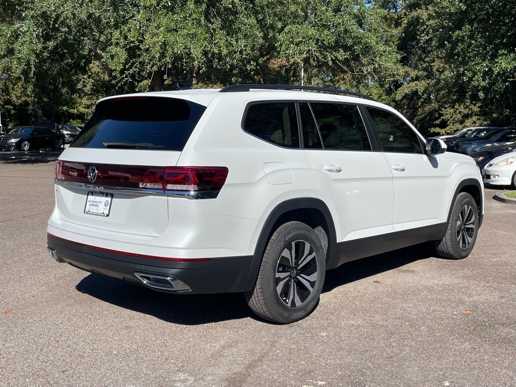 2026 Volkswagen Atlas SE photo 3