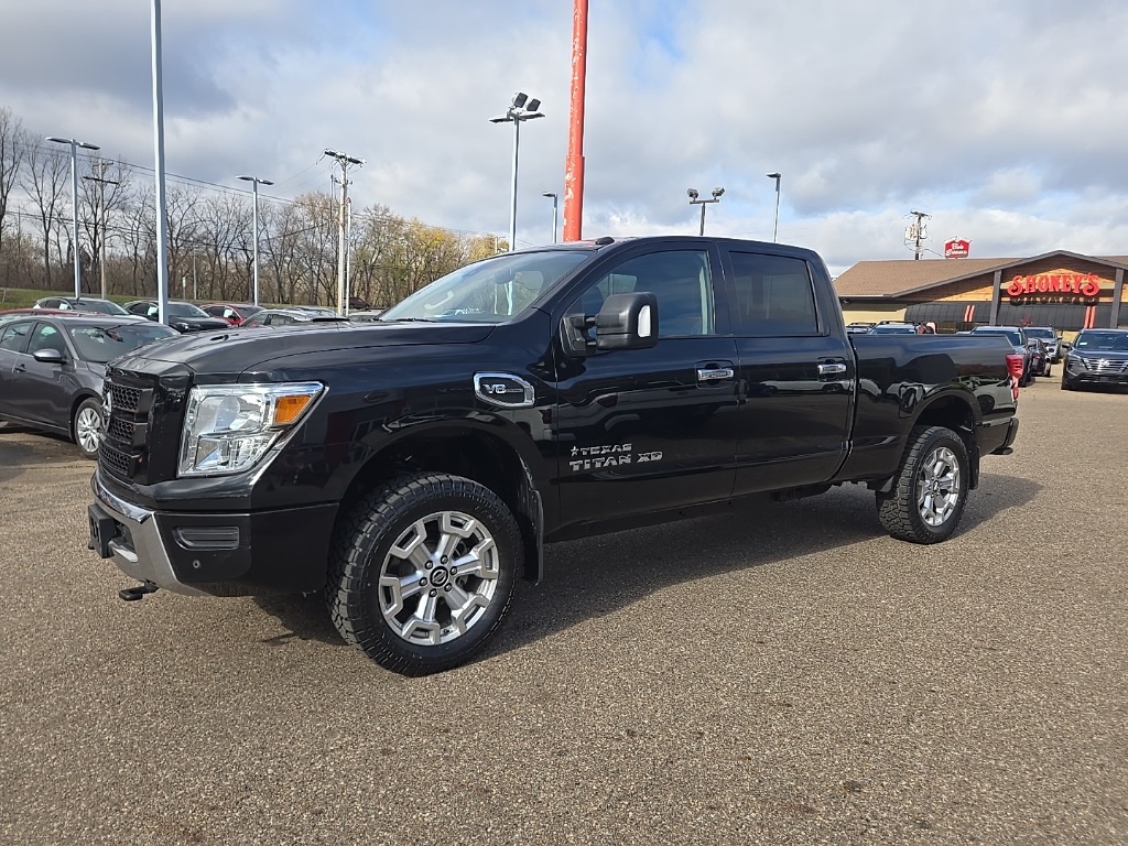 2021 Nissan Titan SV photo 3