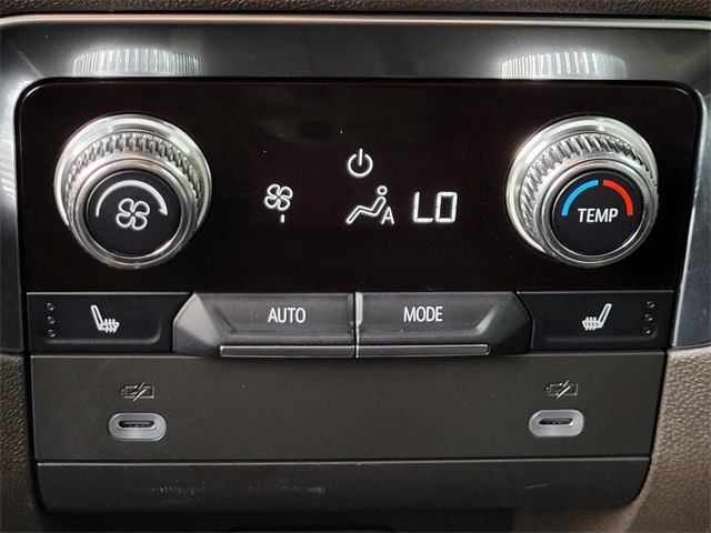 2024 Gmc Yukon XL SLT photo 26