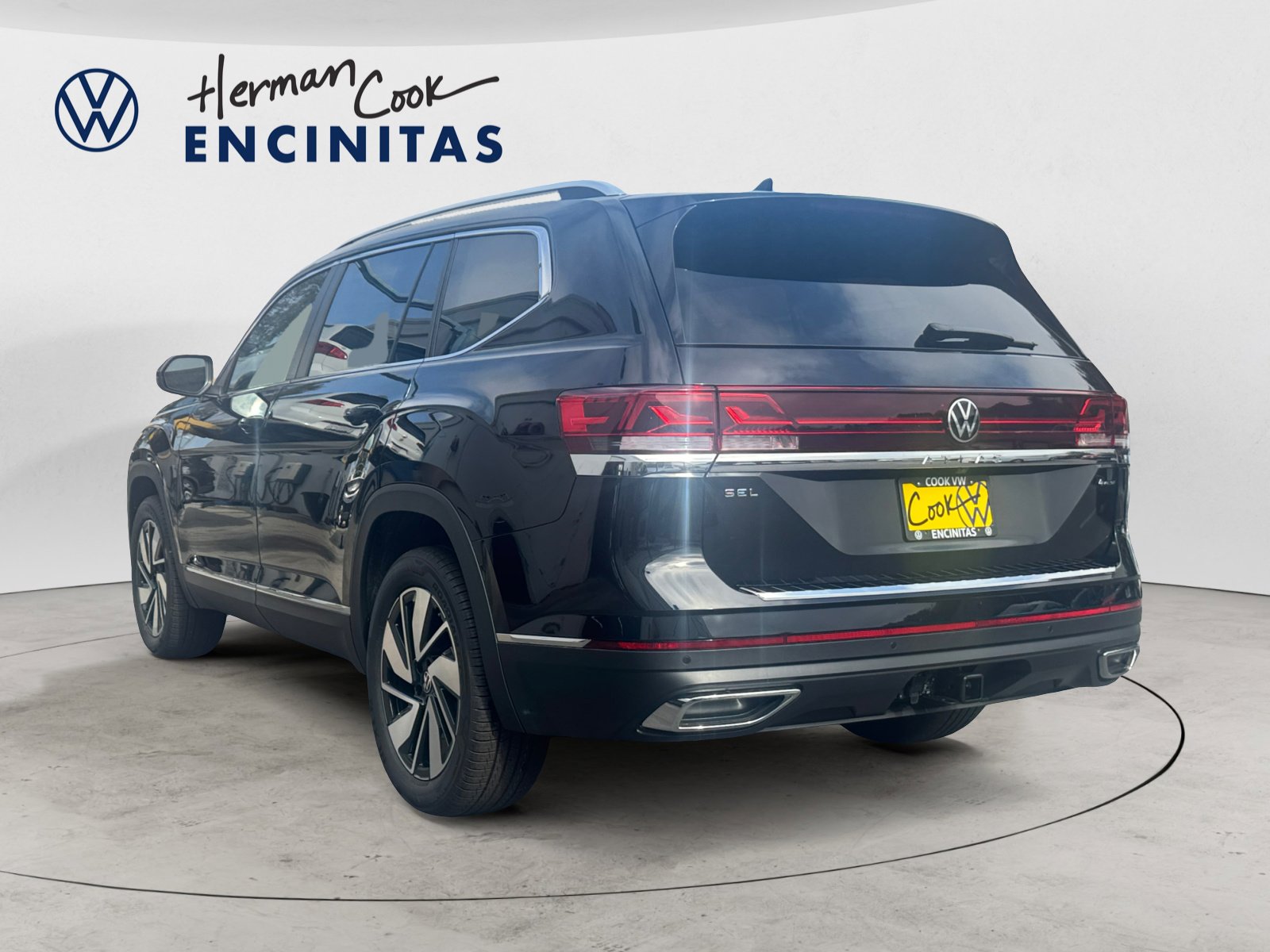 2025 Volkswagen Atlas SEL photo 3