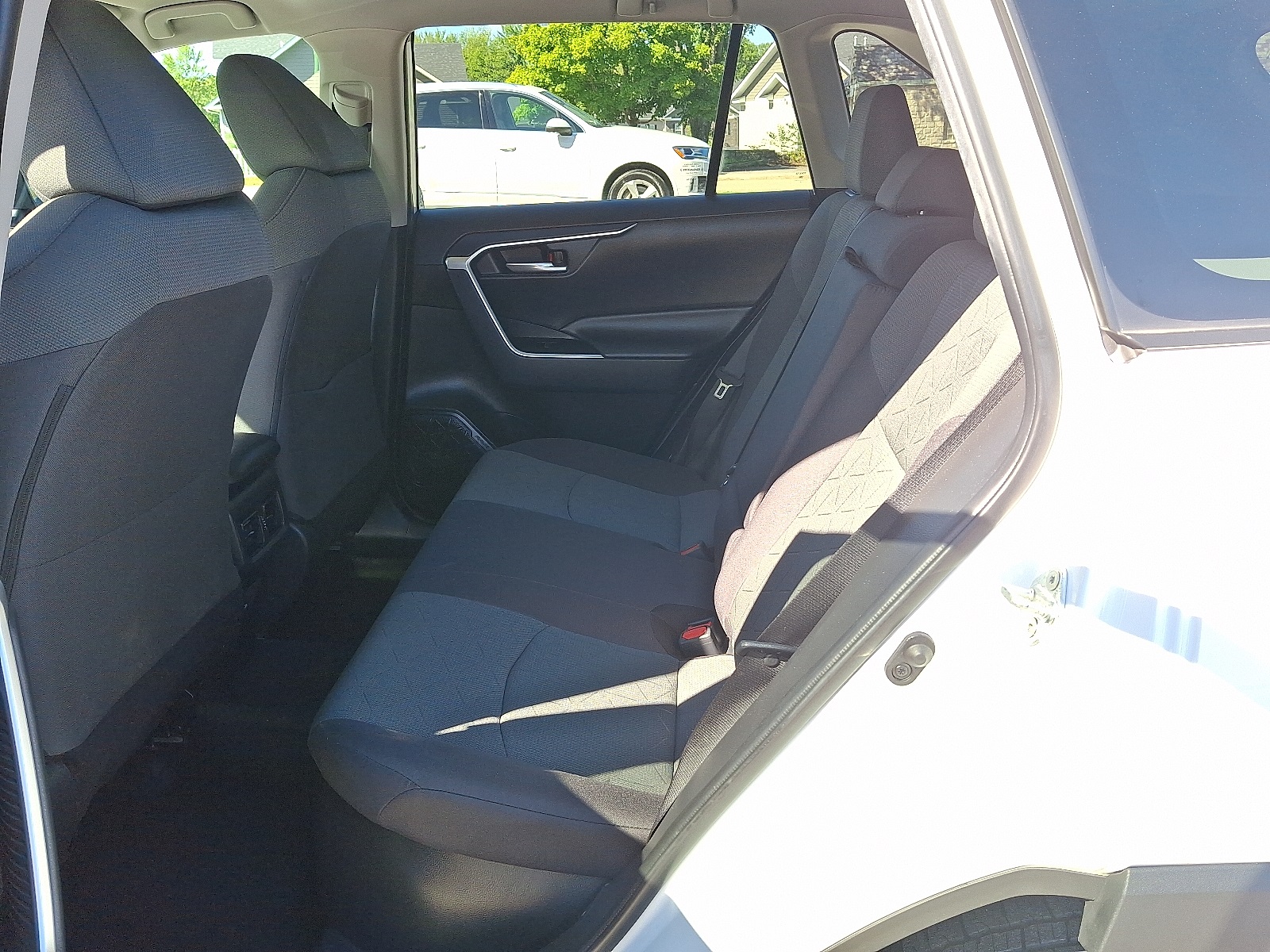 2023 Toyota RAV4 Hybrid photo 9