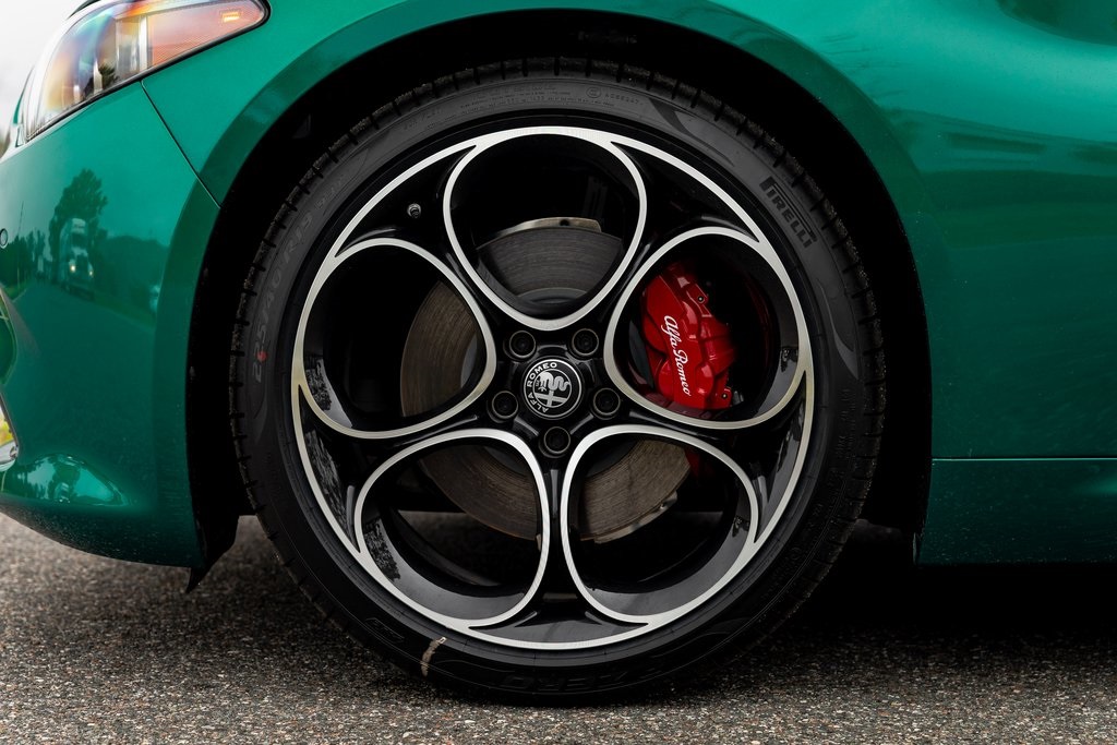 2025 Alfa Romeo Giulia Base photo 16