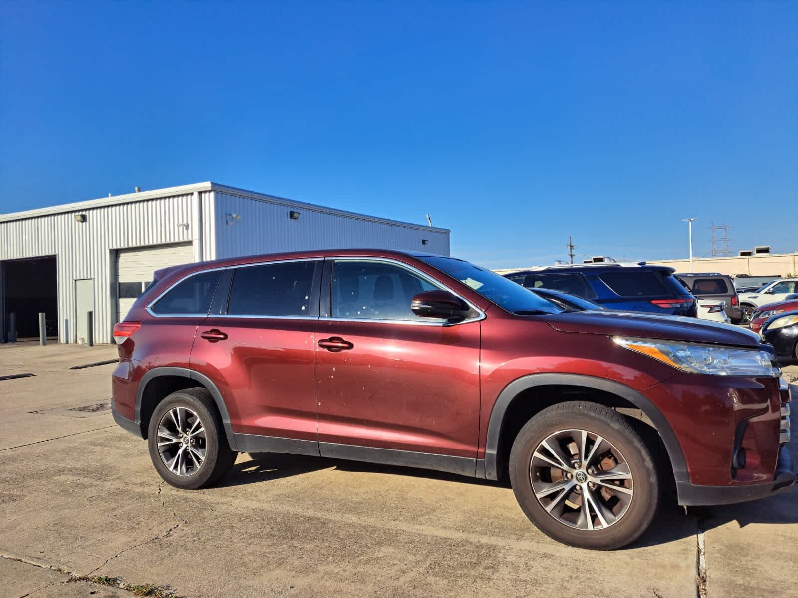 2019 Toyota Highlander LE photo 3