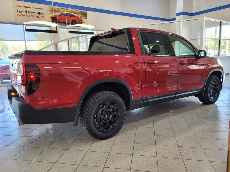 2025 Honda Ridgeline Sport photo 4