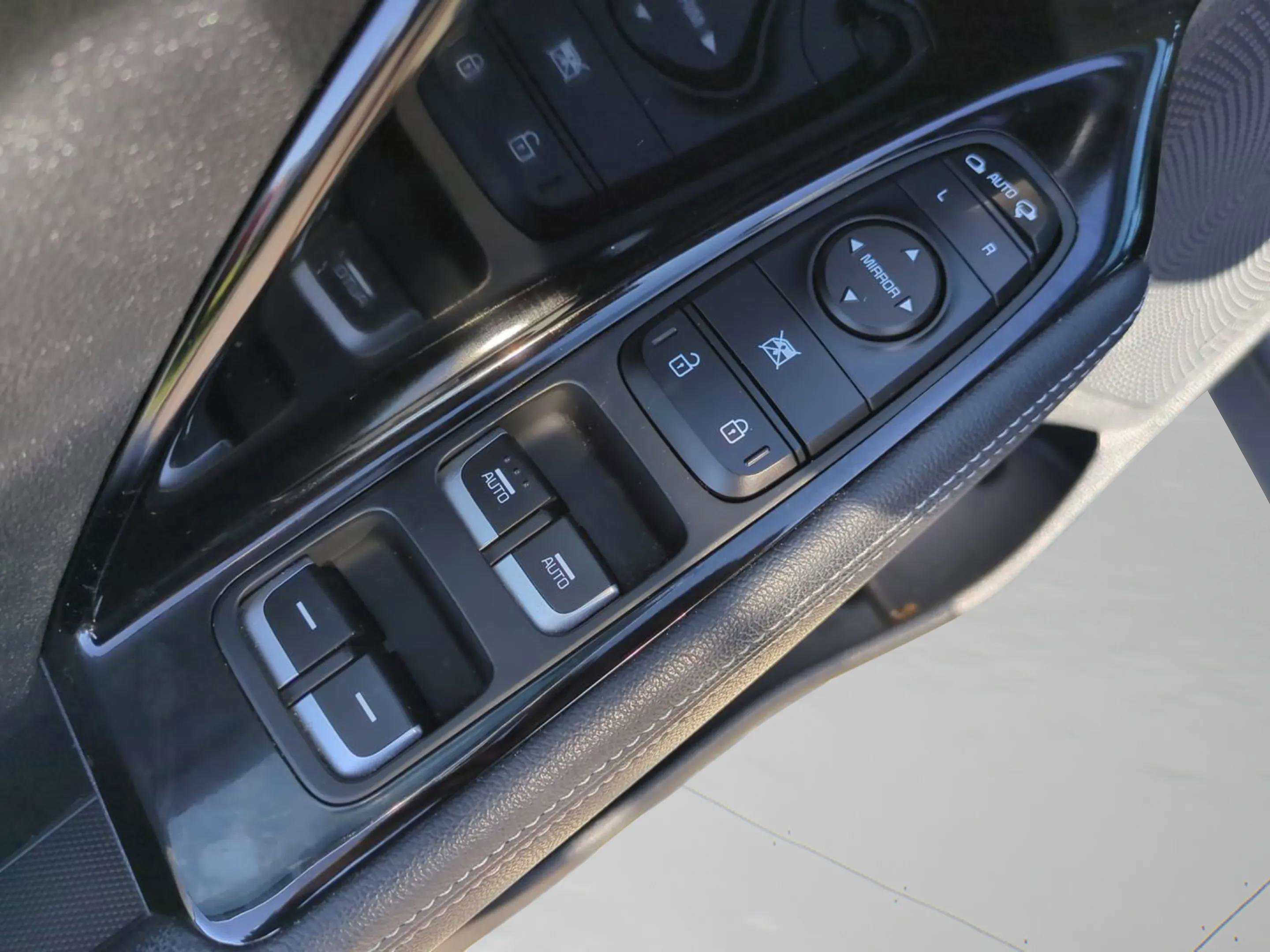 2020 Kia Niro EX Premium photo 26