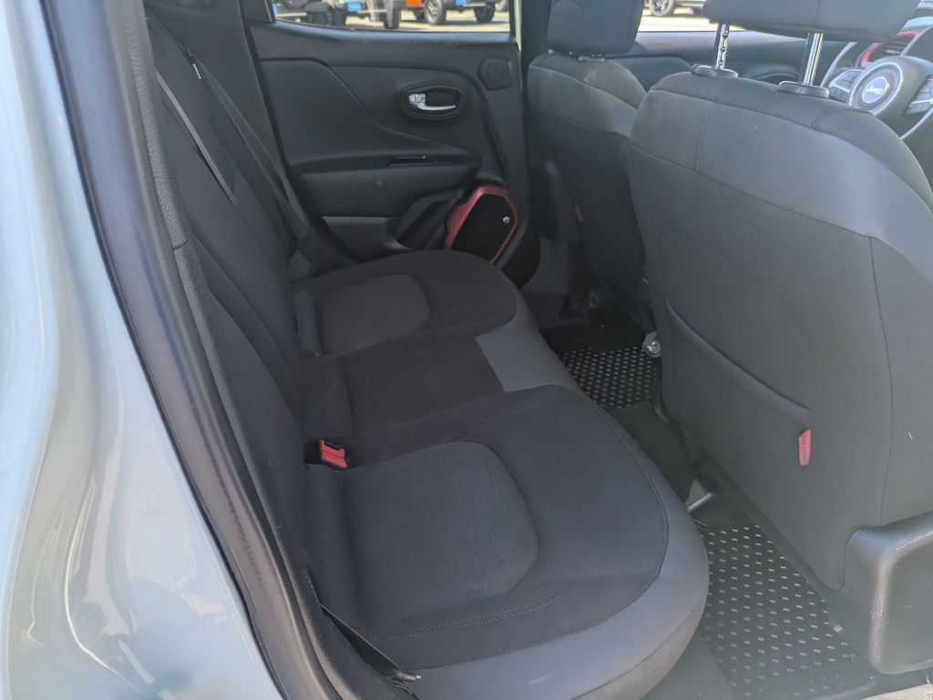 2018 Jeep Renegade Trailhawk photo 22