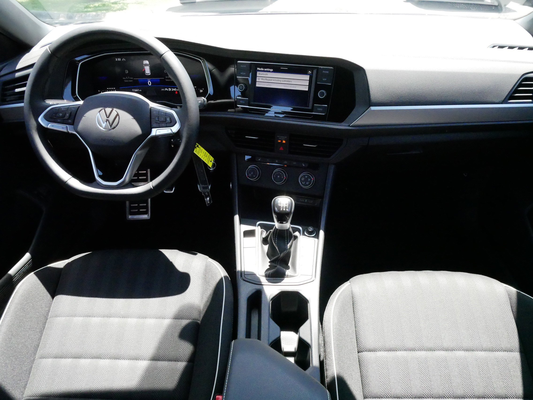 2024 Volkswagen Jetta Sport photo 10