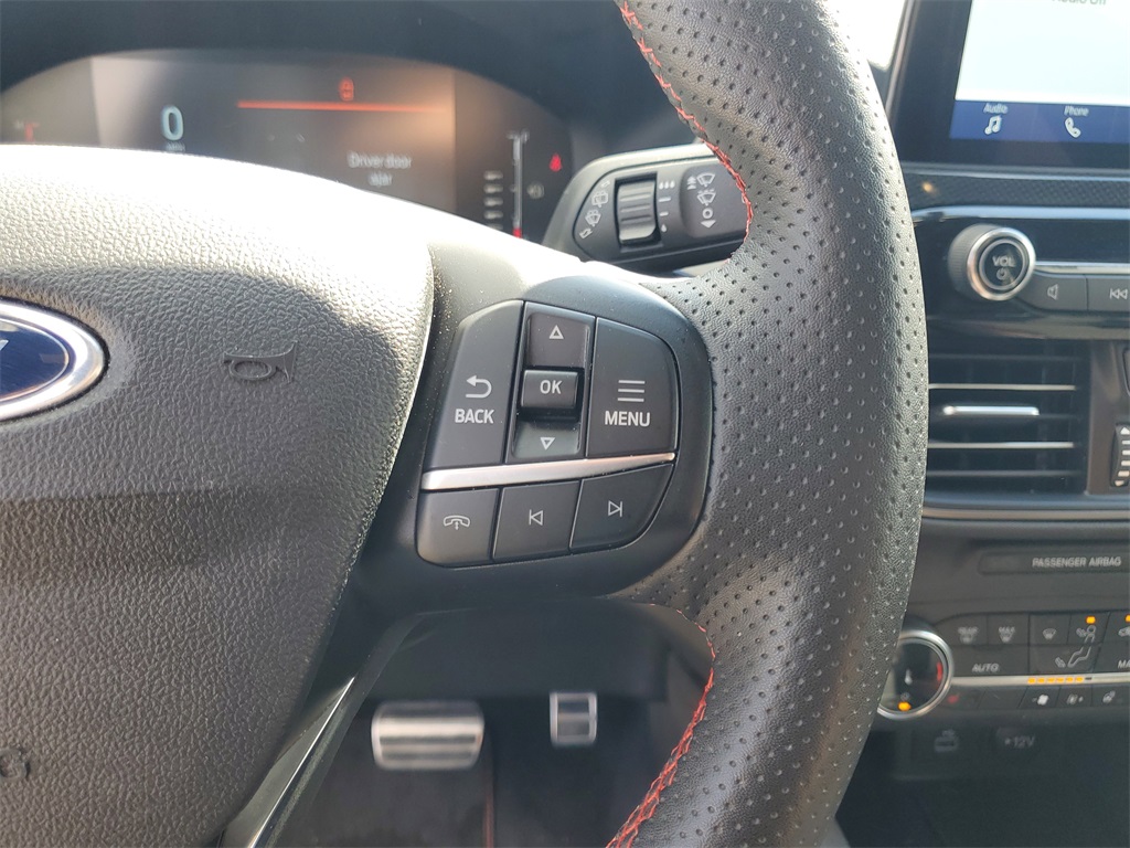 2023 Ford Escape ST-Line photo 16